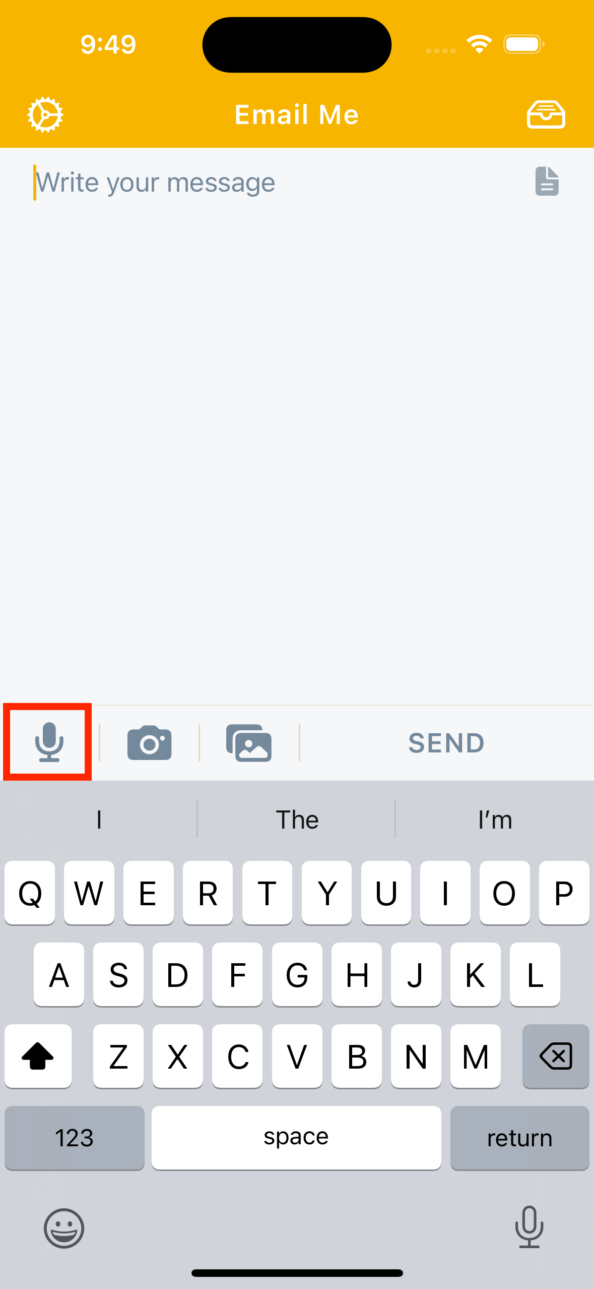 Email Me App Hauptbildschirm hebt den Mikrofon-Button hervor, um die Sprachaufnahme mit einem Fingertipp auf dem iPhone zu starten